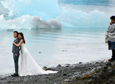 Models and Tourist at Jkulsrln Glacier Lagoon, Iceland 1182 