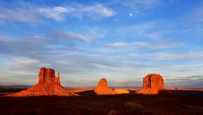 The Mittens and Merrick Butte and Moon at sunset, Monument Valley Tribal Park, Utah-Arizona 707 