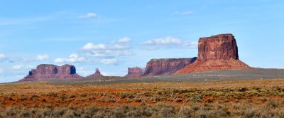 Brigham Tomb, King-on-his-Throne, Stagecoach, Sentinel Mesa, Mitchell Butte in Monument Valley, Navajo Tribal Park, Arizona 270