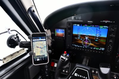 Quest Kodiak Cockpit and Ram Mount Iphone Holder, Over Cle Elum, Washington 010