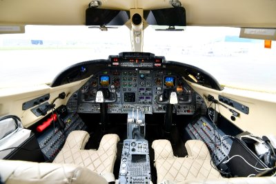 Lear 31a Cockpit, N37BM, BusinessAir, Seattle Washington 183