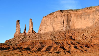 Three Sisters, Mitchell Mesa from 17 Mile Loop, Monument Valley, Navajo Tribal Park, Navajo Nation, Arizona 392  