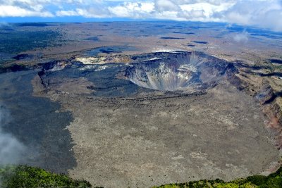Collapsed of  Halemaʻumaʻu Crater of  Kilauea Crater, Hawaii Volcanoes National Park, Big Island Hawaii 774