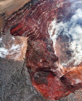 Puu Ōō. crater, Hawaii Volcanoes National Park, Hawaii 