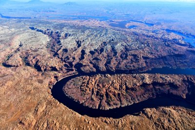 Pollywog Bench, Lake Powell, Long Canyon, Waterpocket Fold, Iron Top Mesa, Little Rockies, Colorado River, Utah 518