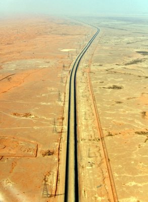 Endless Highway across Saudi Desert, Riyadh Region, Saudi Arabia 077 