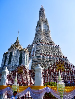 Wat Arun Ratchawararam Ratchawaramahawihan or Temple of Dawn, Bangkok Thailand 499 .jpg