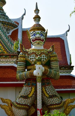 Gaint White Sahasdeja, Wat Arun, Temple of the Dawn, Bangkok, Thailand 511  