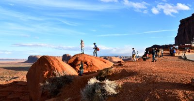 Visitors and Photographers at The View Hotel viewpoint, Monument Valley, Navajo Tribal Park, Navajo Nation 602