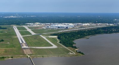 High Cross Wind landing at Mobile Downtown Airport and American Airlines Boeing 737 Parking, Alabama 384 