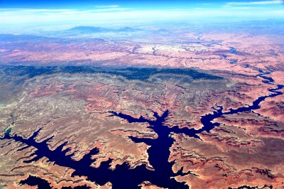 Lake Powell, Colorado River, Grand Bench, Kaiparowits Plateau, Fiftymile Mountain, Navajo Bench, Water Pocket Fold, Henry Mnt