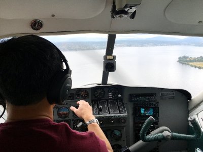 Me landing amph Beaver floatplane on Lake Washington by Sandpoint, Seattle, Washington 1570 