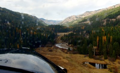Short final over Reds airstrip to Minam River Lodge airstrip in Winam River Valley of Eagle Cap Wilderness, Backbone Ridge, Shee