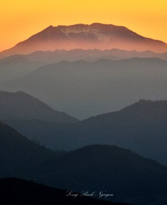  Mount St Helens and Crater National Volcanic Monument in Golden Sunset, Cascade Mountains, Washington 610