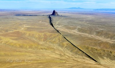 Shiprock Peak, Navajo-Tsé Bitʼaʼí, Rock with Wings or Winged Rock, Navajo Nation in San Juan County, New Mexico 1233