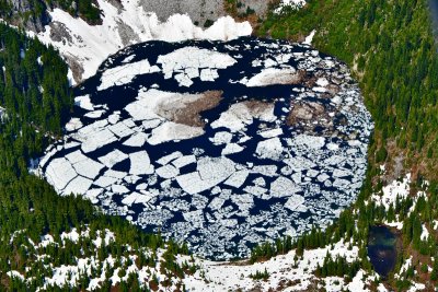 Lake Clarice at base of Terrace Mountain, Cascade Mountains, Washington 396
