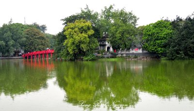 The Huc Bridge, Hoan Kiem Lake, Ngoc Son Temple, Hanoi, Vietnam 009  