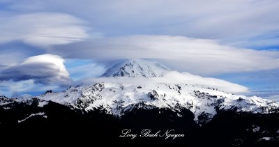 Strong wind and Lenticular Cloud Formation on Mount Rainier National Park, Cascade Mountains, Washington 1204