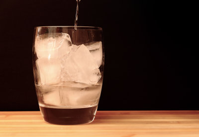01 Frozen Gin (With the Ice)