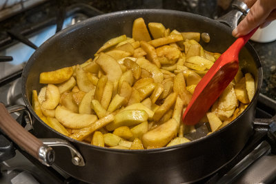 Pre-Cooking the Apples