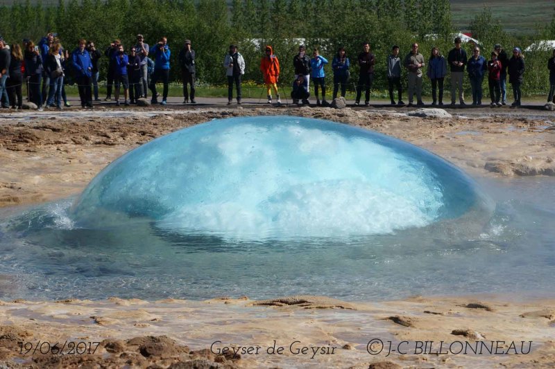 014-Expulsion de Strokkur.jpg