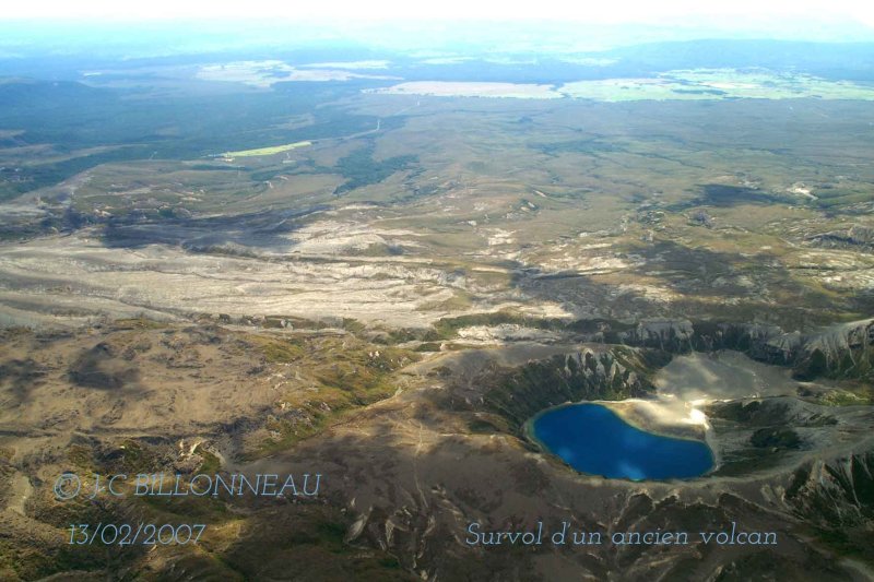 047.69 Survol des volcans.jpg
