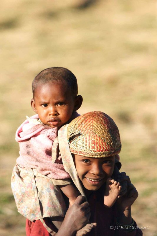 160-Enfants-betsiléos - MADAGASCAR.jpg