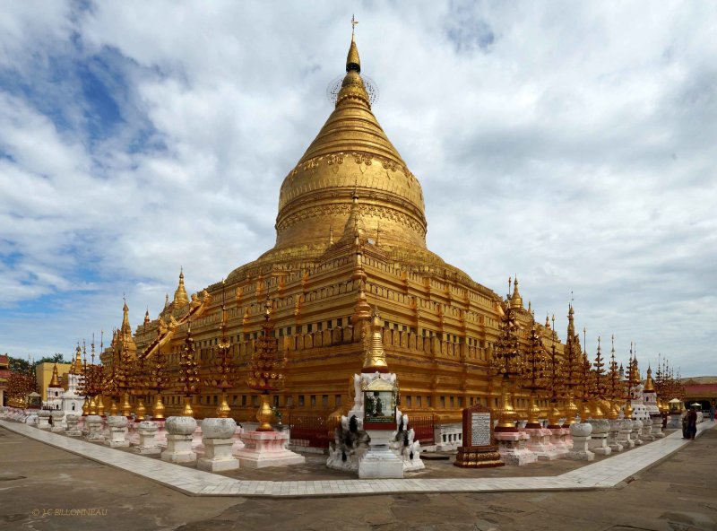185-Shwezigon MYANMAR.jpg