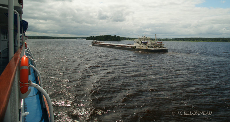 214 Sur la Volga.jpg