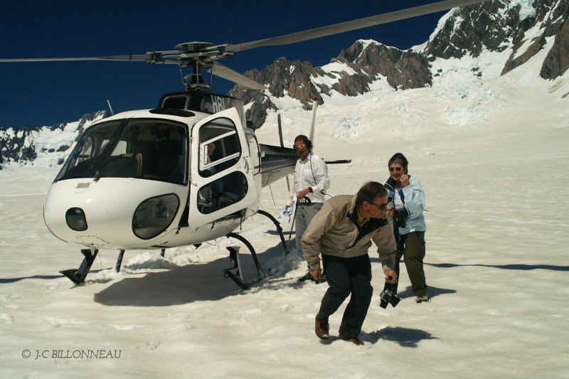 062.2 Pose sur le glacier Fox..jpg