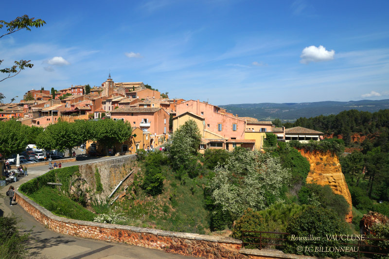 020.1 Roussillon dans le Lubron.JPG