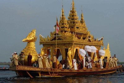 105-Fte-sur-le-lac-Inle.jpg