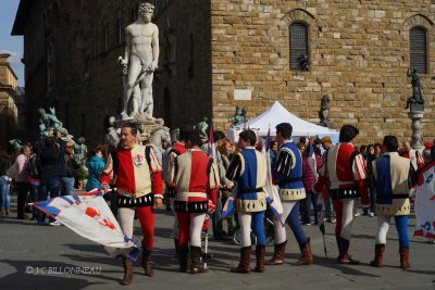 044 Sur la Piazza della Signoria.jpg