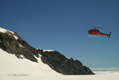062.3 Pose sur le glacier Fox..jpg