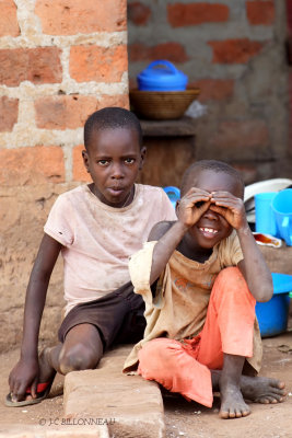 268 Enfants ougandais.JPG