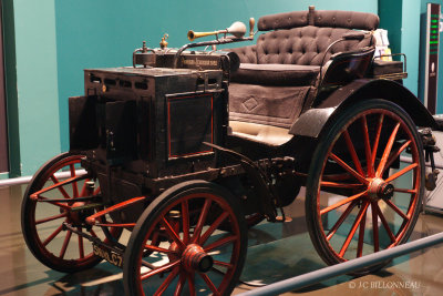 001 Cité de l'automobile.JPG
