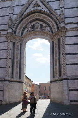 068 Portail latéral.JPG