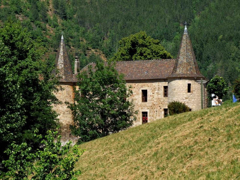 Chateau2423.jpg