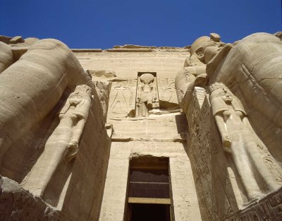 Abou-simbel-ingang.jpg