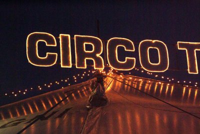 Circo-neon.jpg