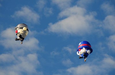 Albuquerque International Balloon Fiesta - Cop Chasing Crook
