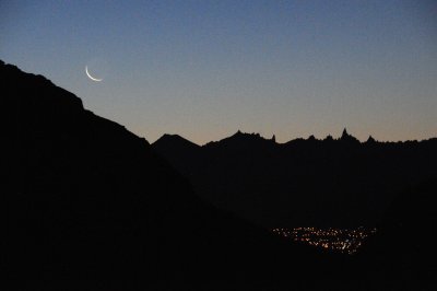 33 Hour Moon East of Bariloche