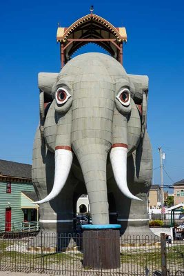 Lucy:  the World's Largest Elephant #1 of 2