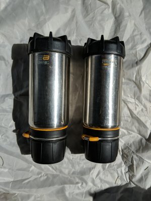 two 500ml thermal flasks.jpg