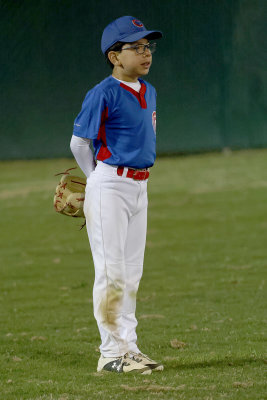 6P5A7626 Matthew ready in the outfield.jpg