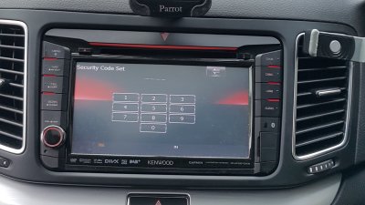 KENWOOD DNX521 pic 2