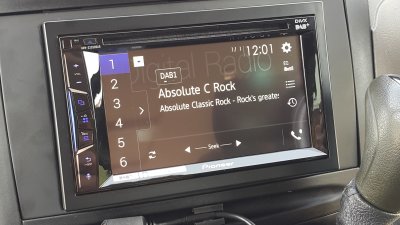 PIONEER AVH Z3200DAB pic 2