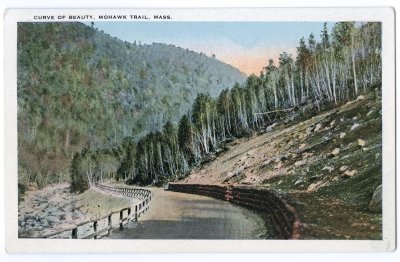 Curve of Beauty, Mohawk Trail, Mass. (Tichnor Cambridge card) 