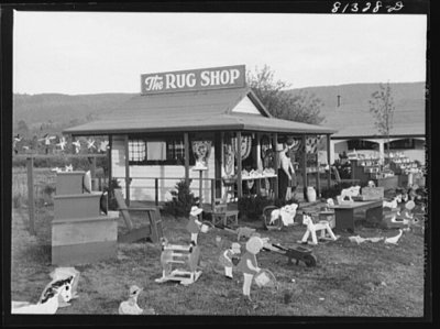 Shops such as this furnish much of the income for the New England vacation areas. FSA Oct 1941