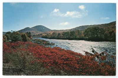 MHT-11 New England is noted for its inspiring fall scenery